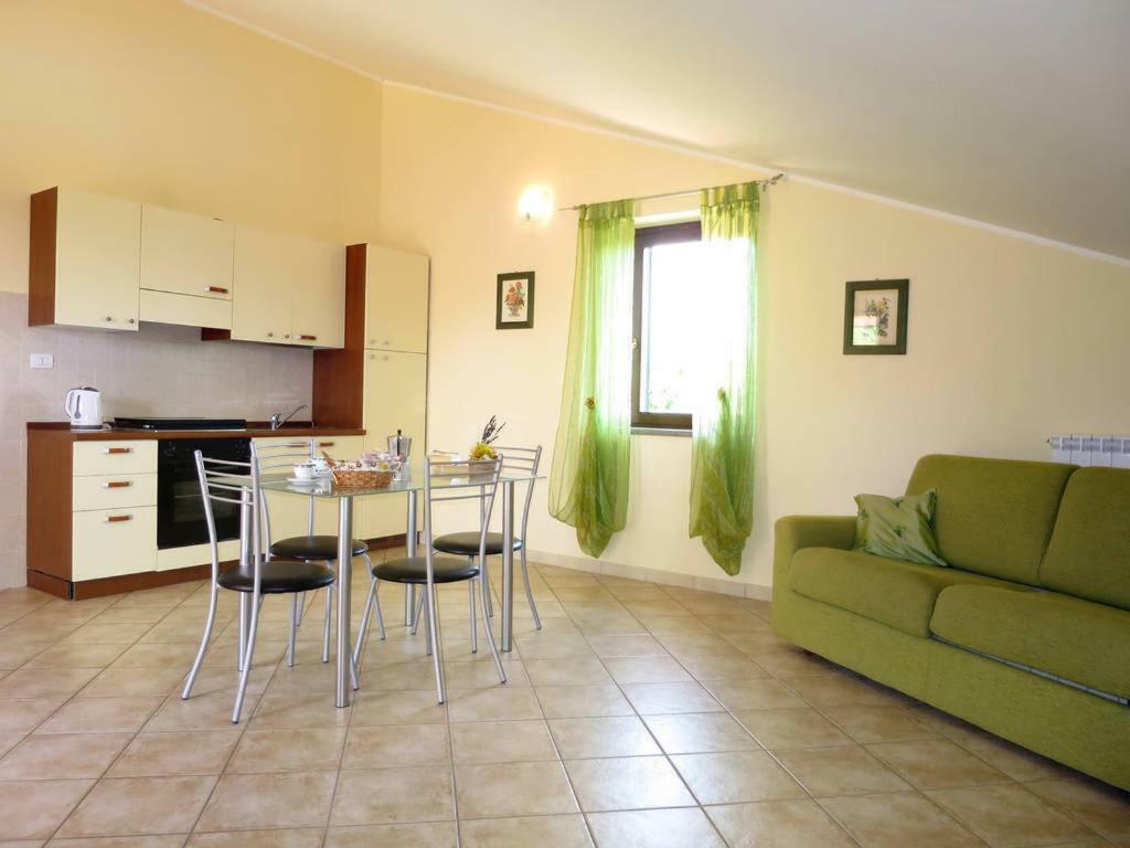 Recidence L' Infinito Appartement Carbognano Buitenkant foto