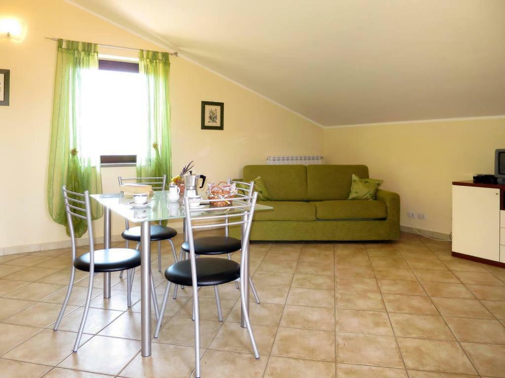 Recidence L' Infinito Appartement Carbognano Buitenkant foto